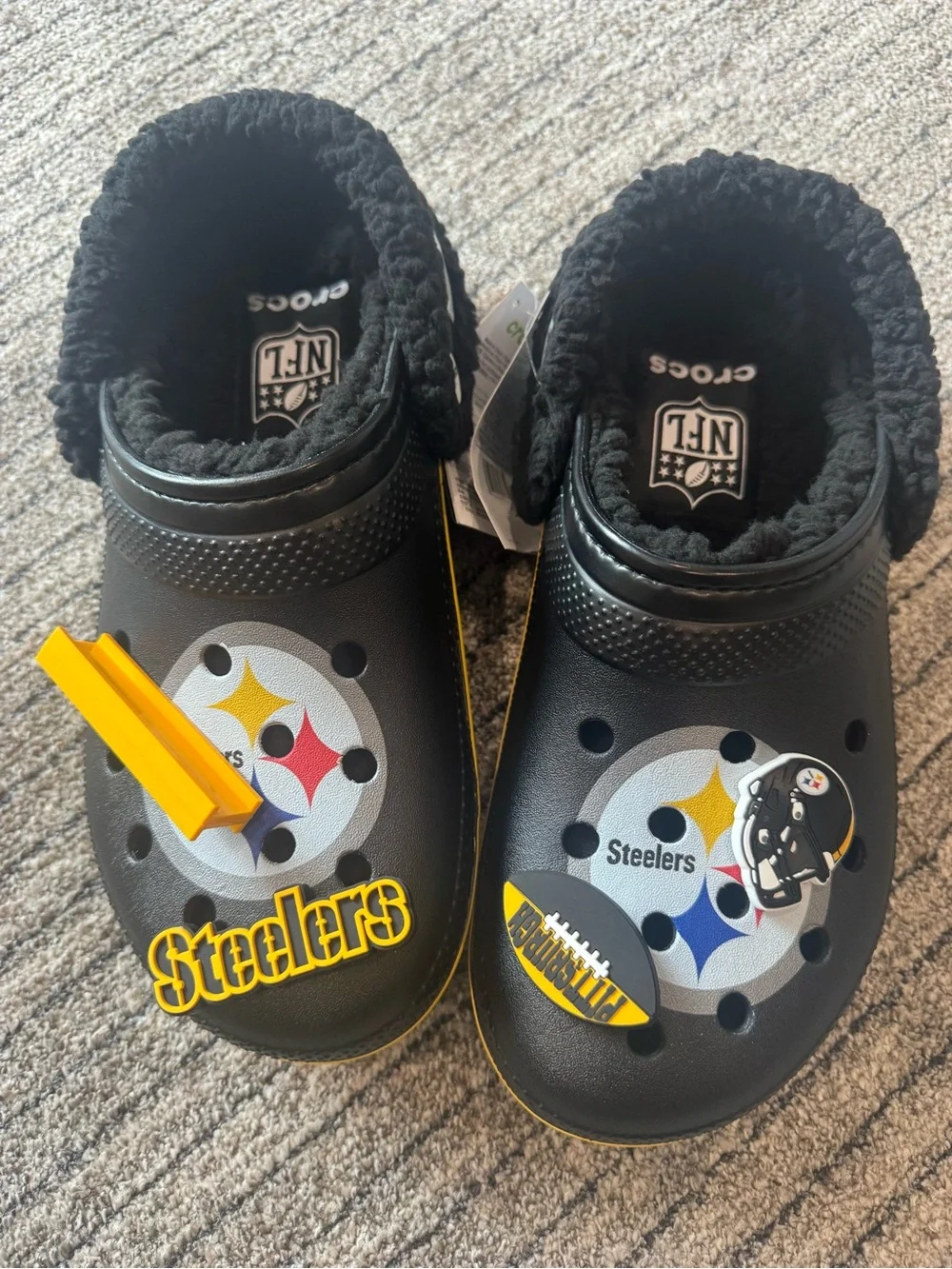 Crocs NFL Pittsburgh Steelers Black Fuzzy Clog size M 9